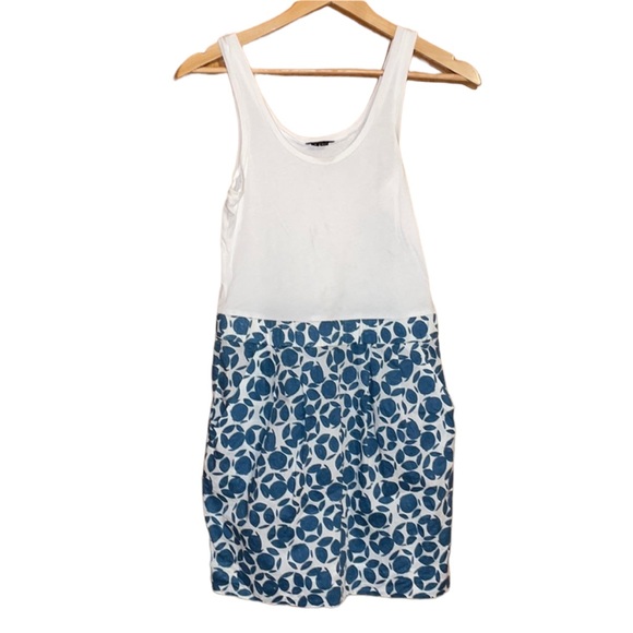 •THEORY•WHITE & BLUE TANK TOP CIRCLE PATTERNED DRESS WITH POCKETS SIZE SMALL EUC - Picture 1 of 7